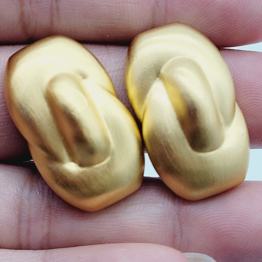 Vintage Monet Brushed Matte Gold Tone Knot Clip On Earrings 1 1/8"